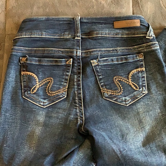 Like New! WallFlower jeggings. - Picture 5 of 11